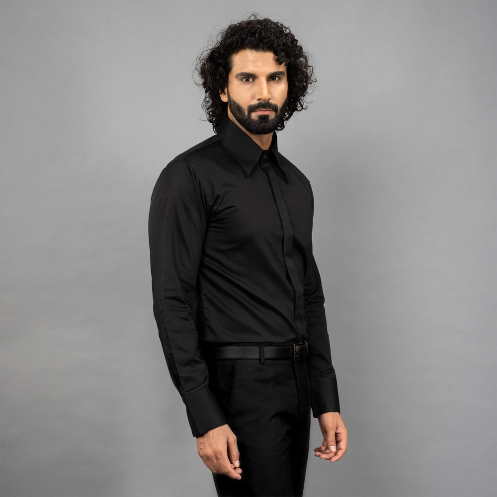 rare spear‑point collar, The Lance Collar merges sharp design with the softness and sheen of premium Giza Cotton and embellishment of natural mother‑of‑pearl buttons