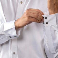 natural mother‑of‑pearl buttons —