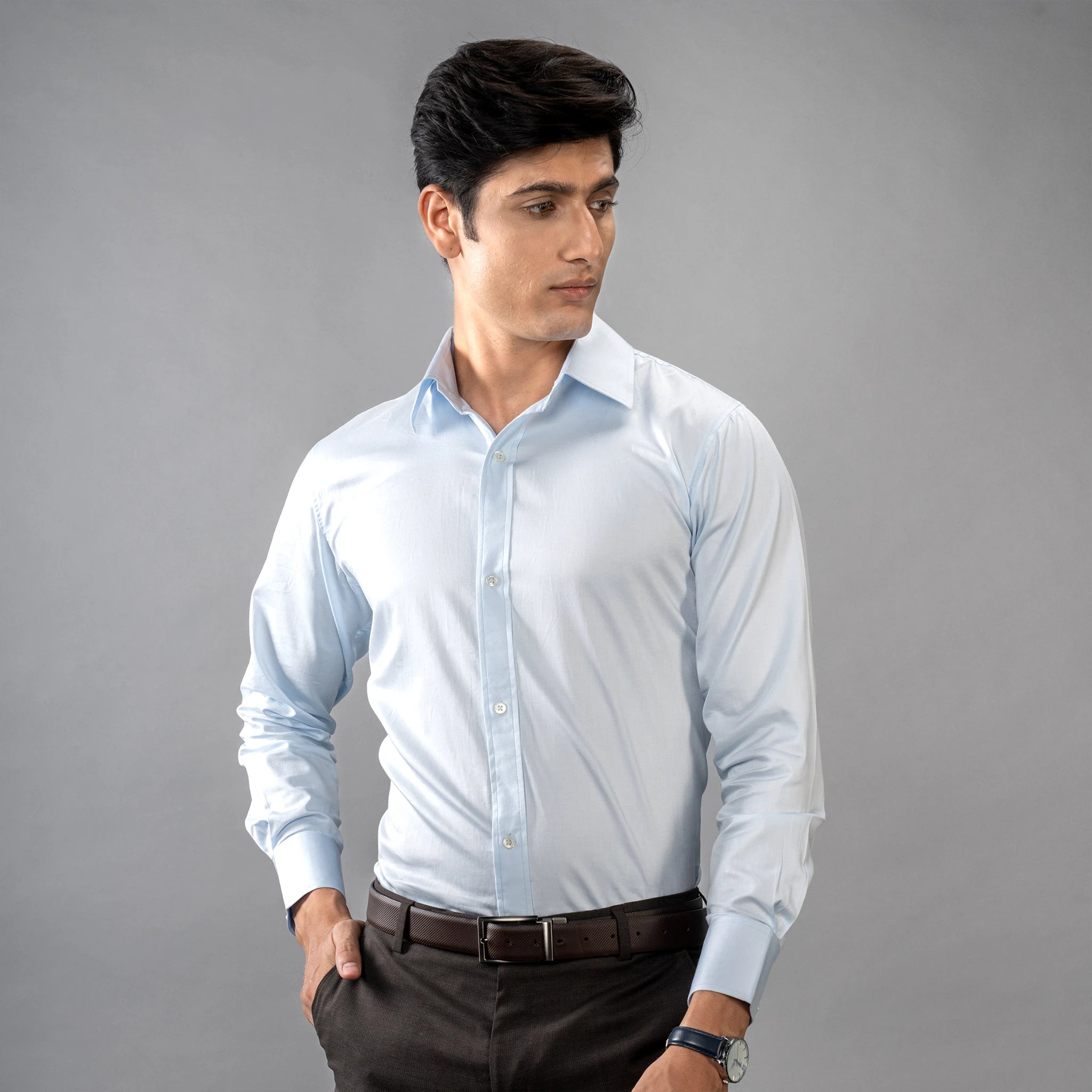 Appril essential, this shirt is crafted from satin-finish Giza Cotton