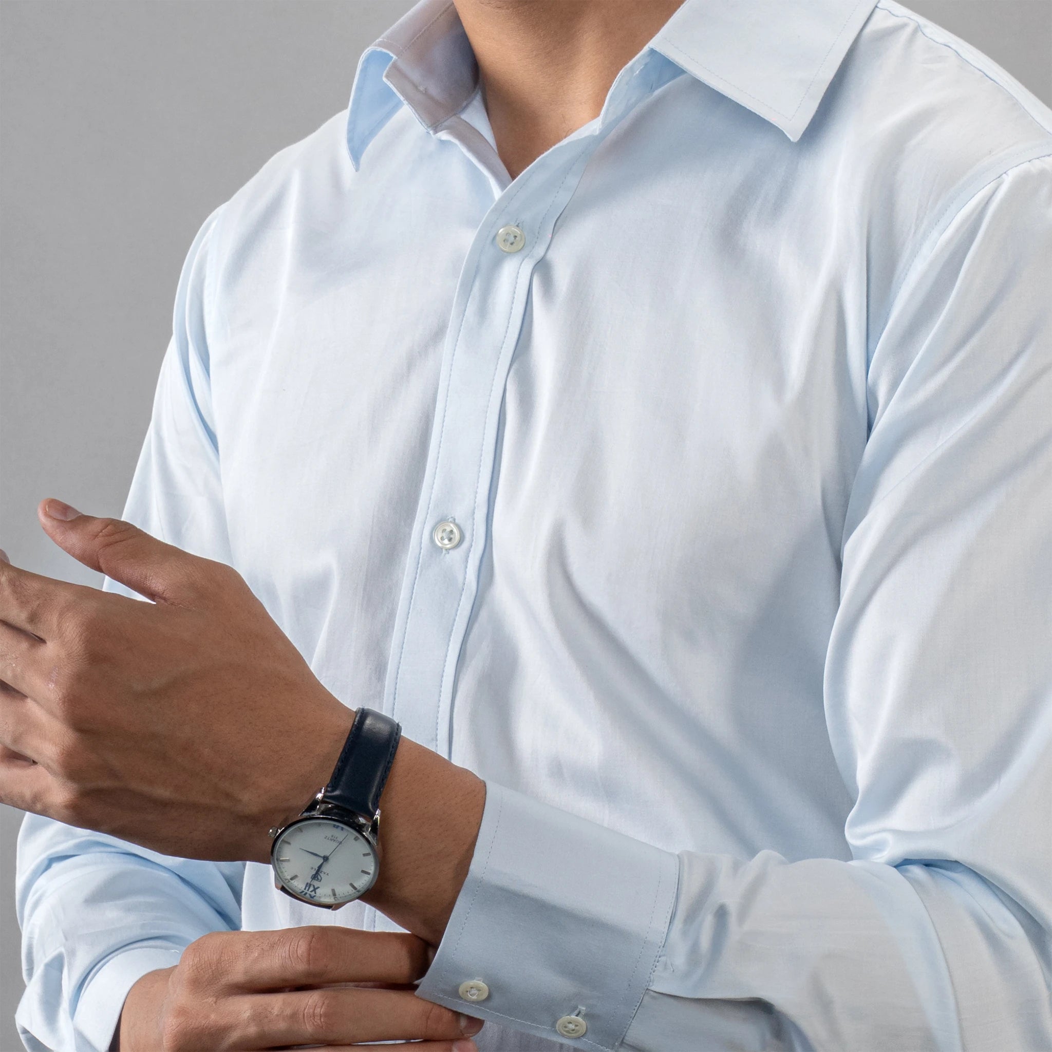 Appril essential, this shirt is crafted from satin-finish Giza Cotton