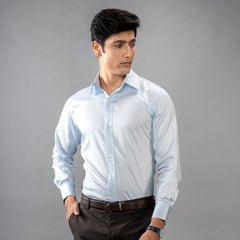 Appril essential, this shirt is crafted from satin-finish Giza Cotton
