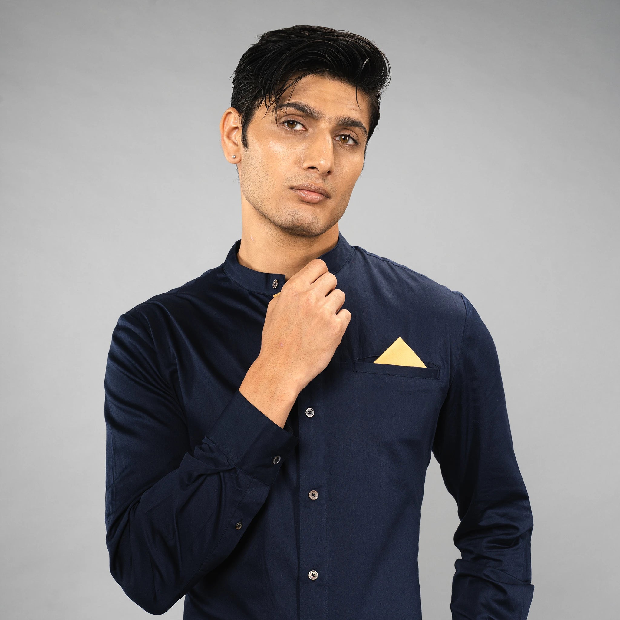 luxurious Giza Cotton, The Mandarin Luxe blends the sleek minimalism of a mandarin collar with welt pocket, contrast inner placket and mother‑of‑pearl buttons,